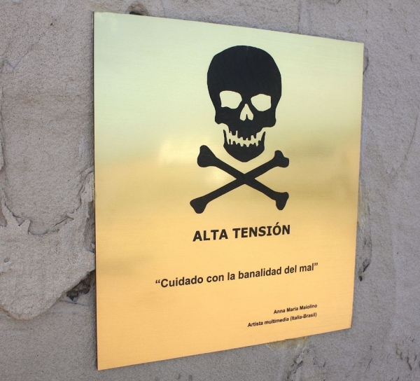 Alta Tensión (A. M. Maiolino)