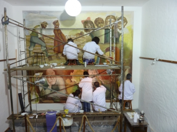 Trabajos de restauraci&oacute;n en el mural "Alegor&iacute;a al Trabajo" de Felipe Seade
